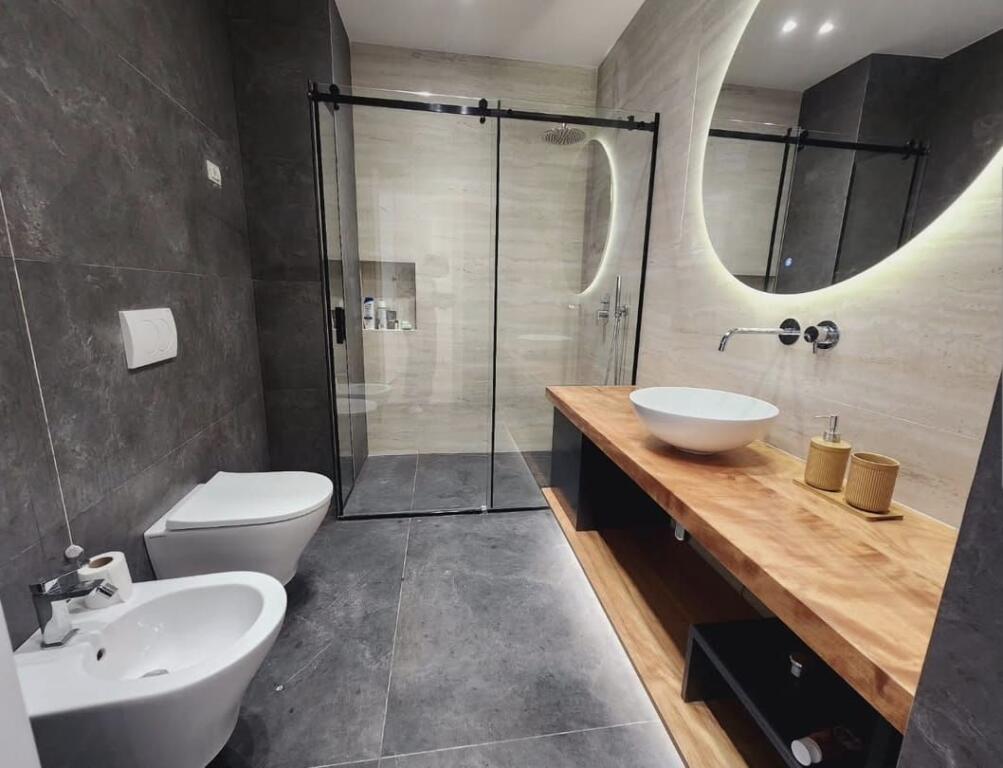 Lake View, apartament 1+1 me qera