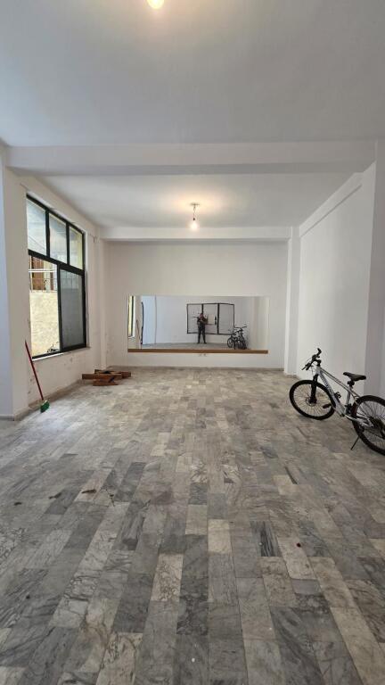 Ambient per zyra me siperfaqe 70 m2