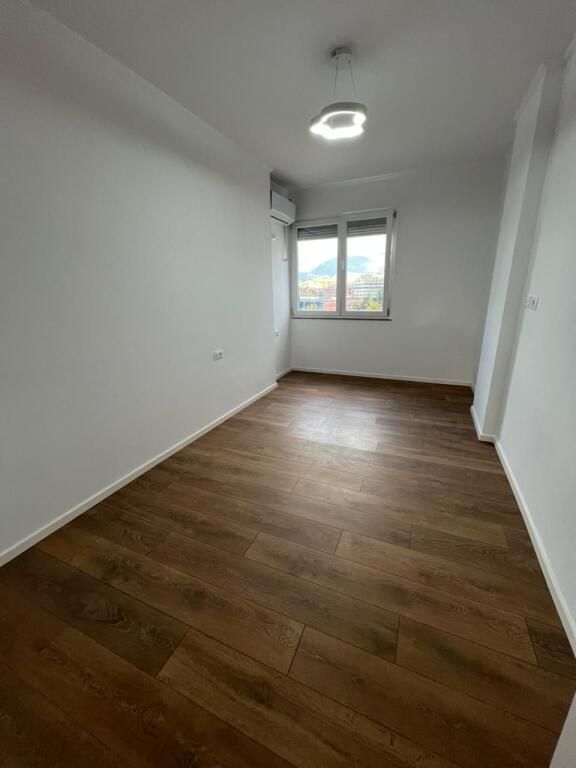 Appartamento 2+1+2+Balcone in vendita 218.000€ Via Haxhi Hysn Dalliu, Procura, Tirana