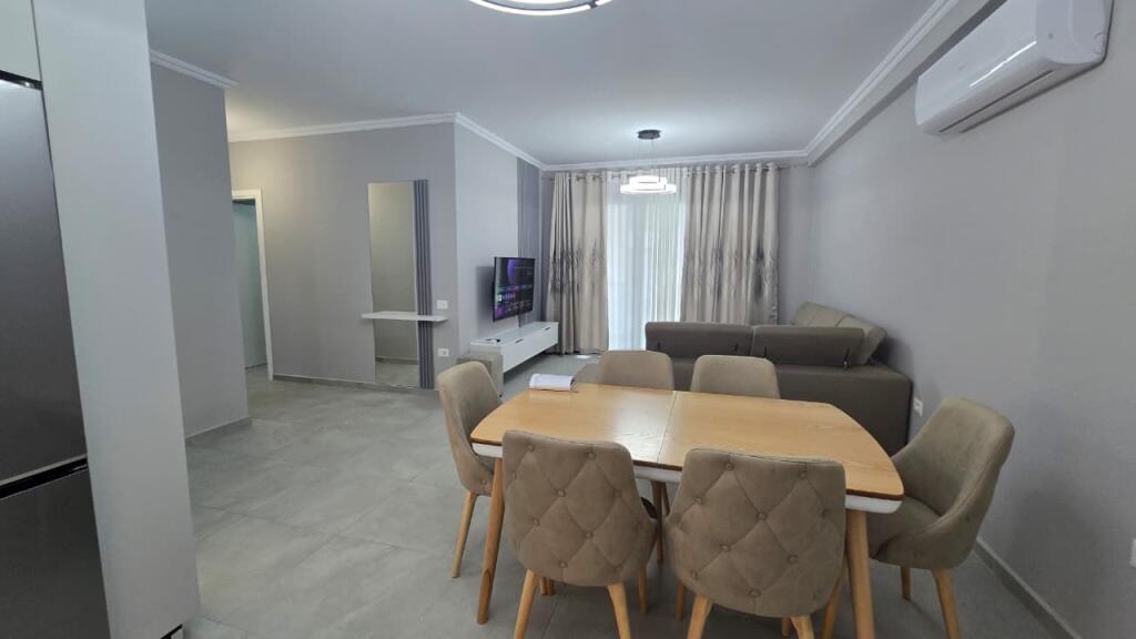 Jepet me qira apartament 2+1+2 te Liqeni i Thatë 1200 euro/muaj