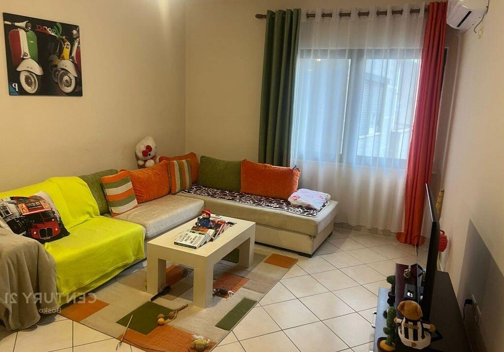 Appartamento 1+1 in vendita vicino agli edifici Çabej Yzberisht.