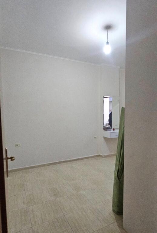 📍 Apartment 1+1 for Sale – Iliria, Beach, Durrës 💰 Price: 85,000 € 📐 Total Area: 60 m² gross 🏢 Floor: 5 with elevator 📍 Area: Iliria – Beach