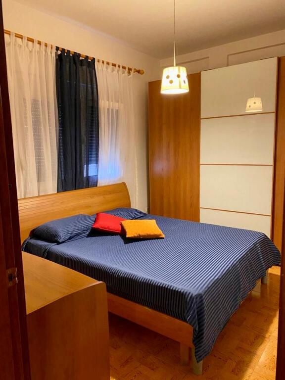 📣 AFFITTO Appartamento Duplex 4+1+2 📍 21-Dhjetori, Vicino Hotel Mondialit ✨  