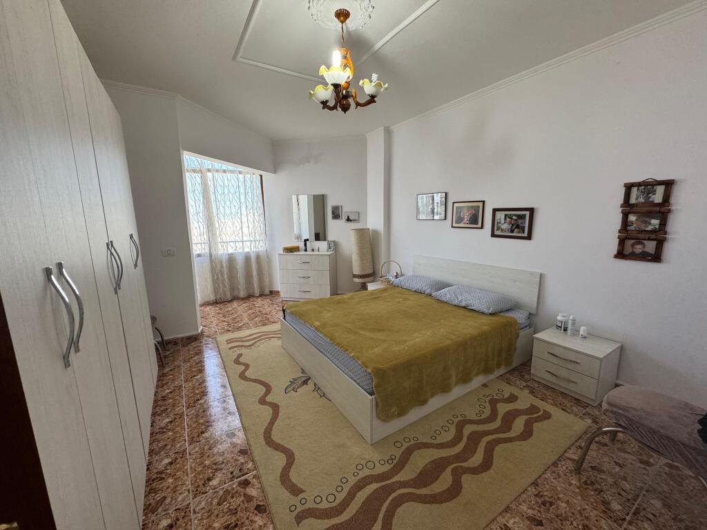 Shitet Apartament 2+1+2 Okazion 1100Euro/m2