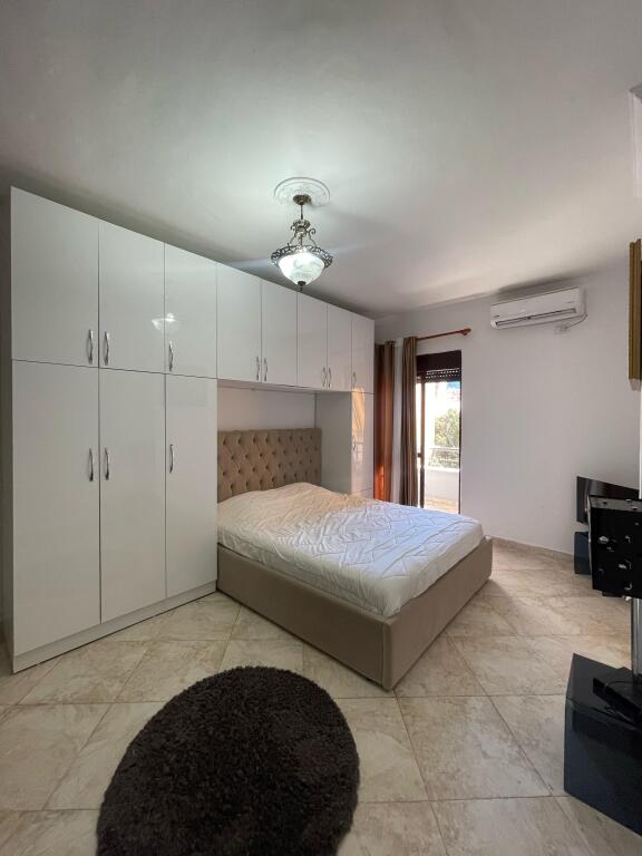 garzionere me qira rruga barrikadave