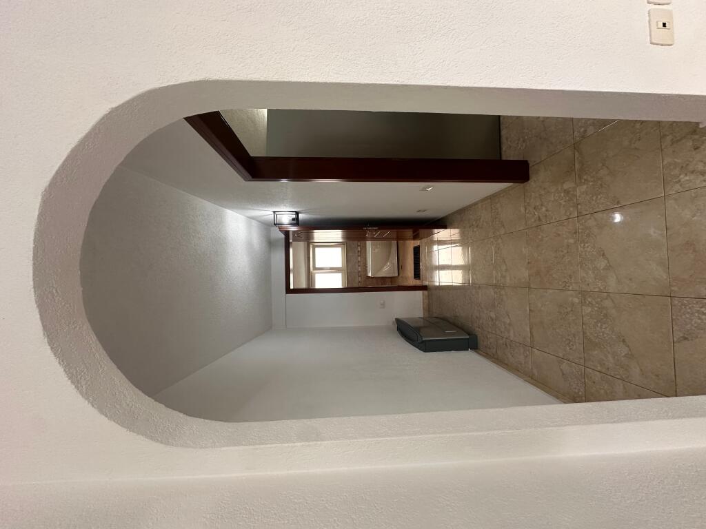 Penthouse for sale, at the dry lake with two parking spaces included!!!