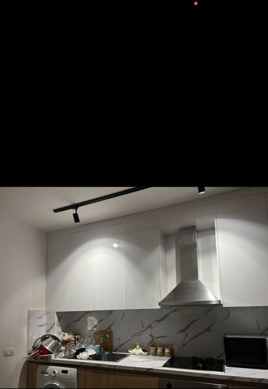 Qera 1+1 prane Stacionit Trenit.