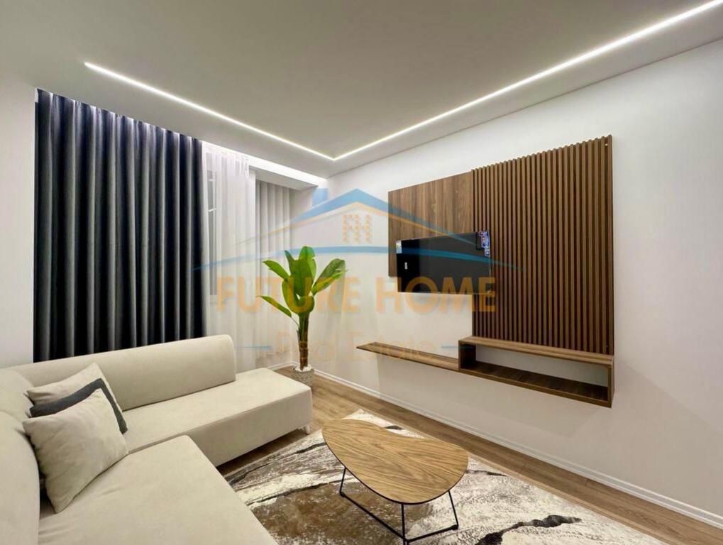 Shitet, Apartament 1+1, Rruga Fortuzi