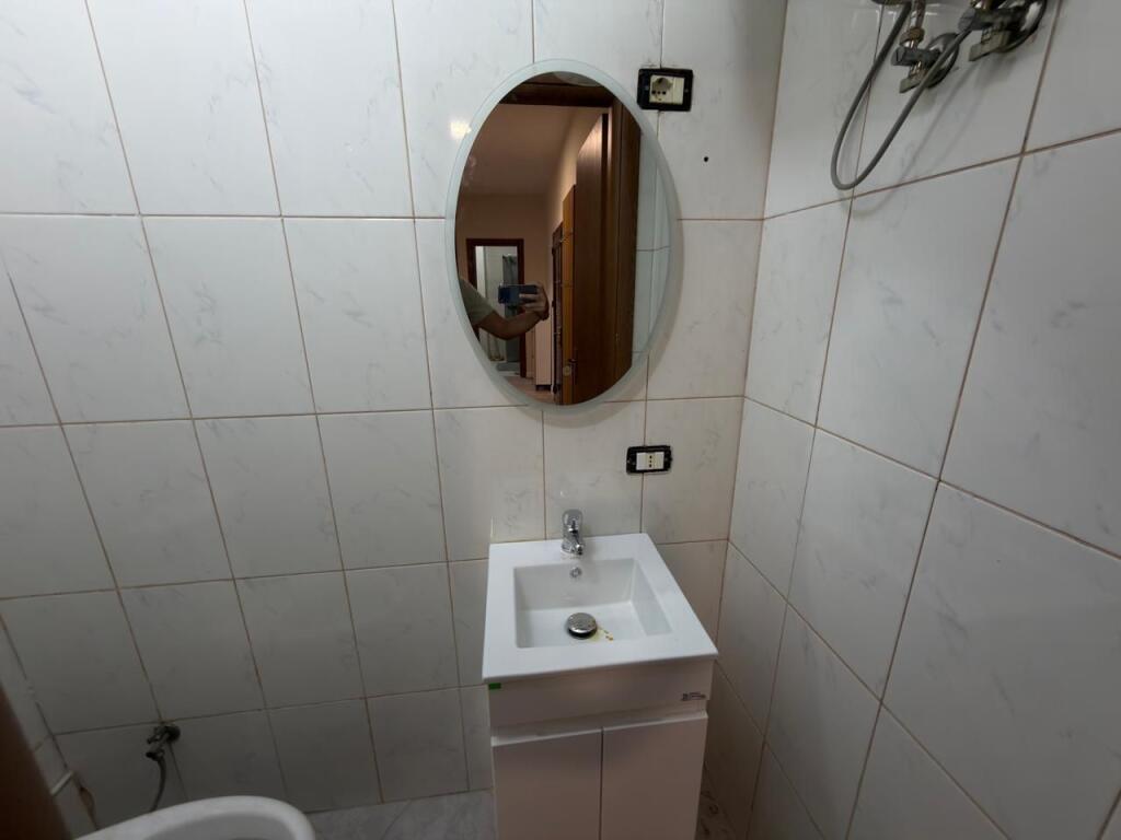 📣Shitet apartament 2+1+2 📍 Misto Mame, pallatet Çabej – Rruga Thoma Koxhaj