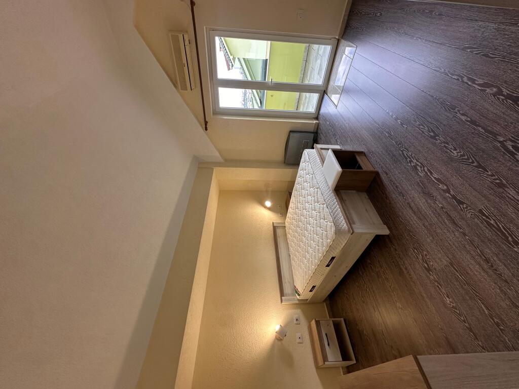 Penthouse for sale, at the dry lake with two parking spaces included!!!