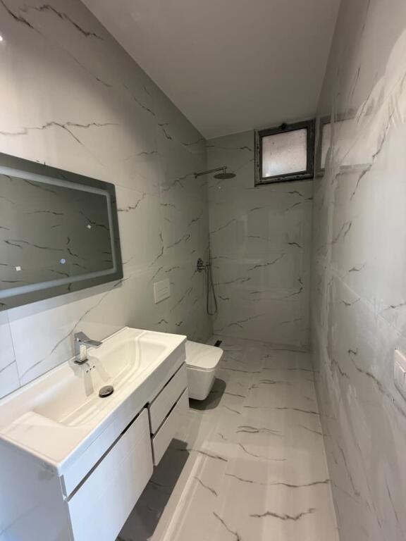 Shitet,Apartament 1+1 Astir,Tirana.