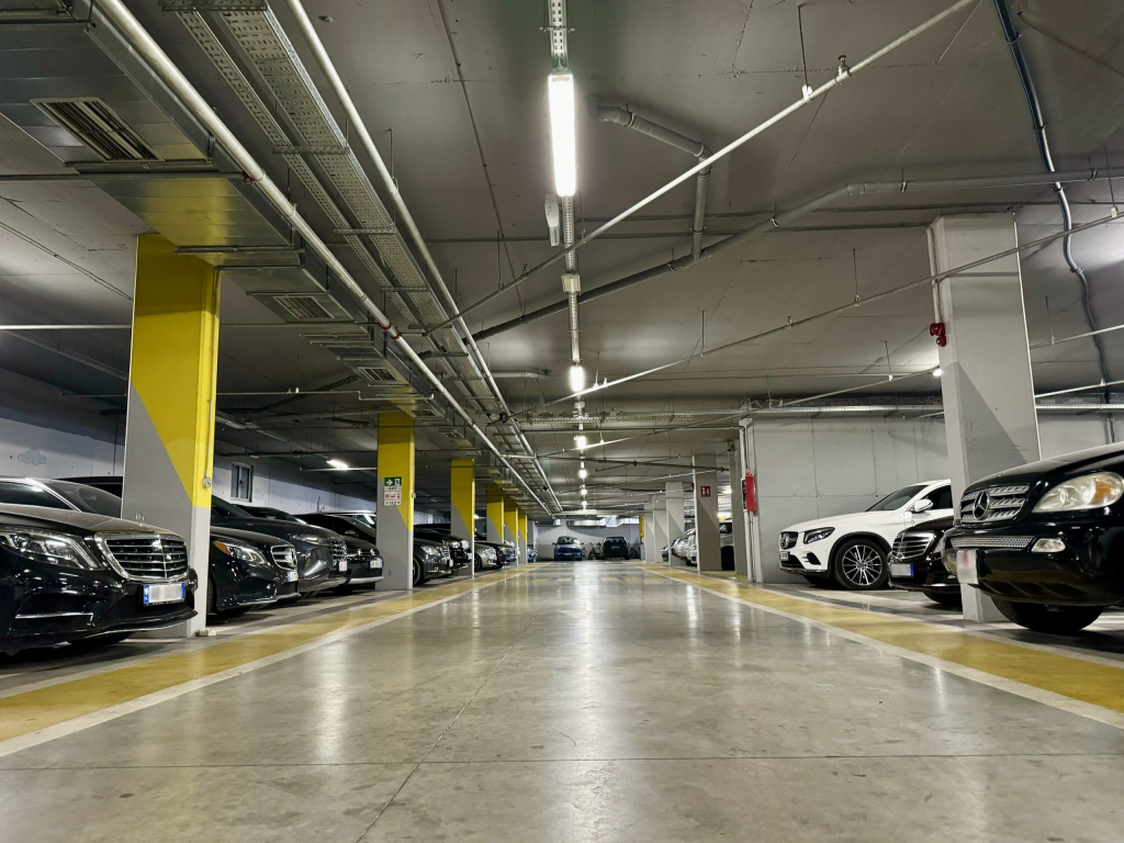 Shiten poste parkimi