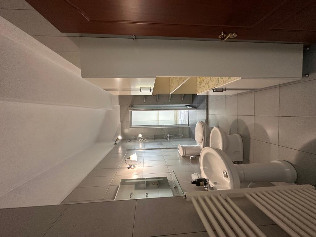 Penthouse for sale, at the dry lake with two parking spaces included!!!