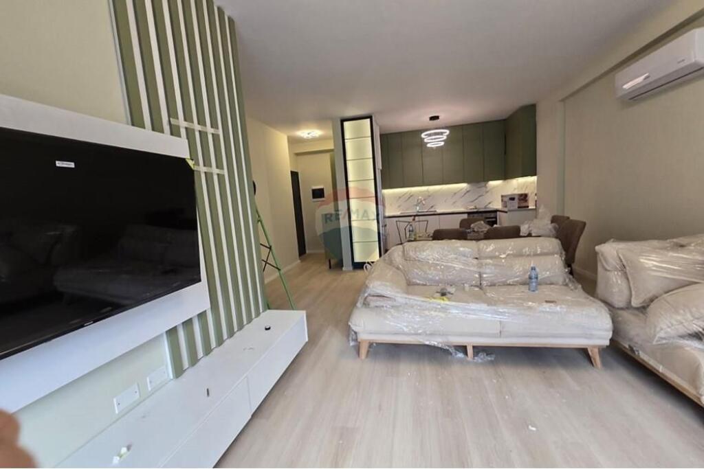 APARTAMENT 2+1+ POST ME QIRA, LIQENI I THATE!