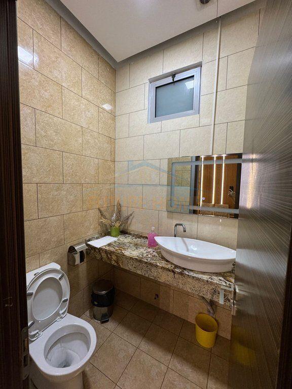 Rent, Business Premises, at Rotondo Astiri, Tirana 4,000 €,UNA57592