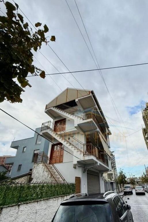 Disponojme per Shitje Godine 3-kateshe, Ish Fusha e Aviacionit, Tirane