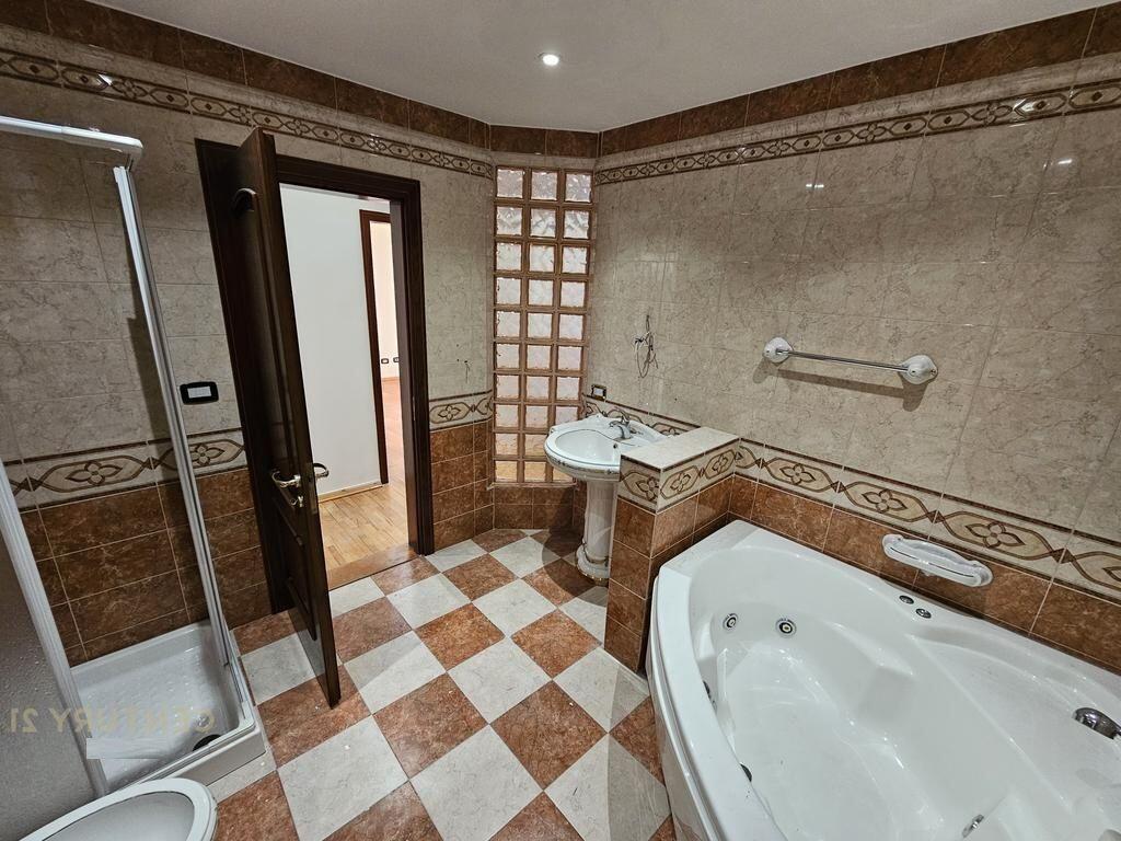 SHITET APARTAMENT 2+1+2 BLLOK