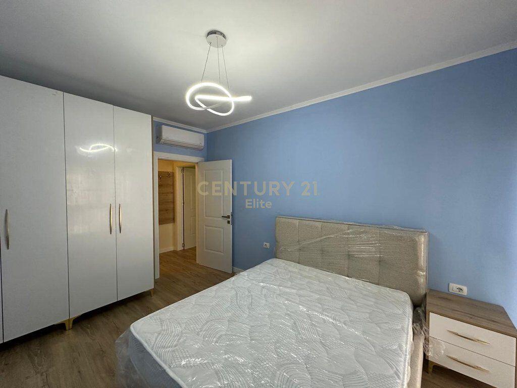 For rent modern 2+1 apartment with parking space, near the Red School (Dervish Hekali Street).