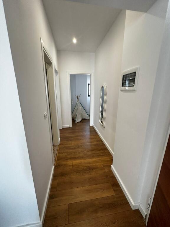 SHITET SUPER APARTAMENT  • 2+1+2 me 2 ballkone 📍 Adresa: Ish Urt Durres