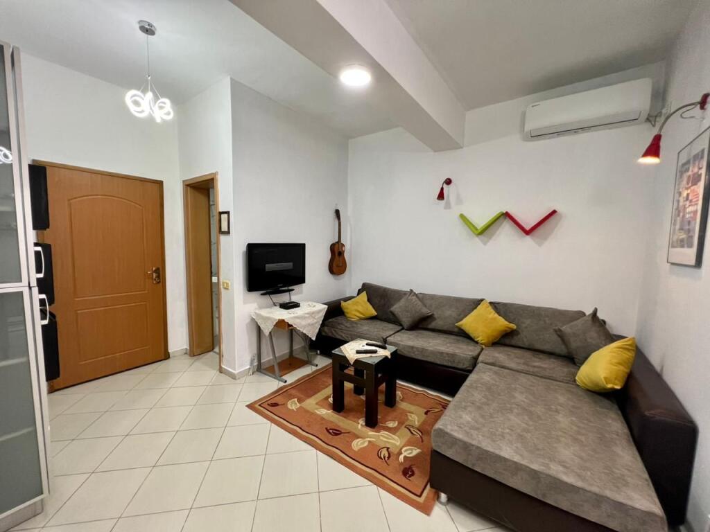 📣 QERA Apartament 1+1 📍 Perballe Kompleksit Delijorgji🛣️ Rruga e "Kavajes" ✨