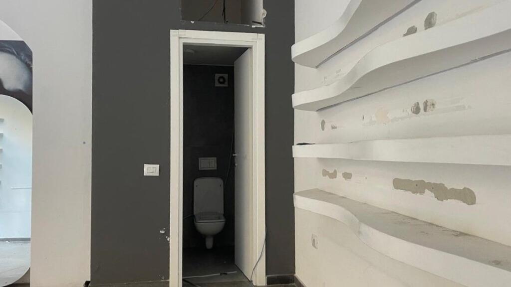 Jepet me qira ambjent biznesi, Stadiumi Dinamo