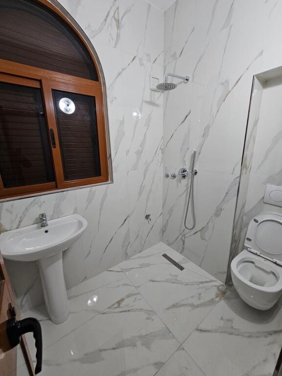 JEPET ME QERA STUDIO,  KËNETË DURRËS  