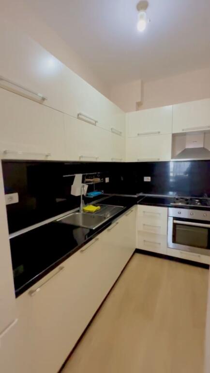 Jepet me qira apartament 2+1 në zonën e Liqenit të Thatë