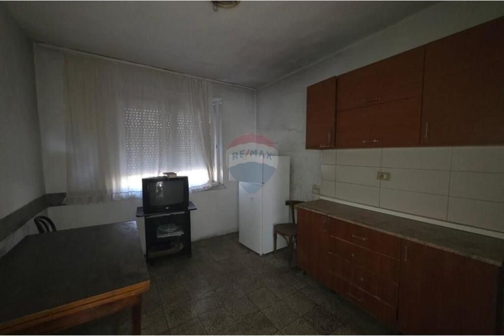 APARTAMENT 2+1+KUZHINE E VECUAR PER QIRA! 21DHJETORI !