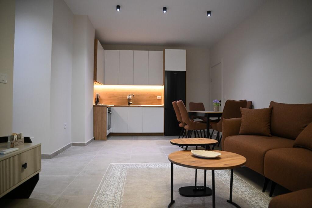 Apartment for sale 2+1 in Kamez