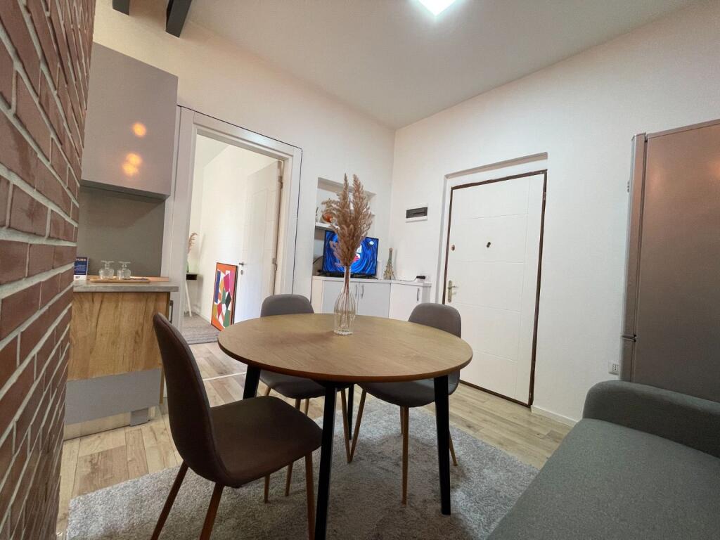 Appartamento 1+1+1 Balcone In Affitto