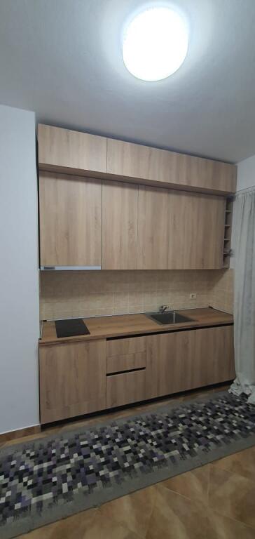 📌Jepet me qira apartament 1+1+verande 📍 tek Komuna e Parisit!