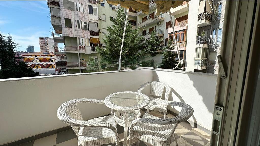 Appartamento 2+1 in Affitto a Pazari i Ri – 140 m², Completamente Arredato