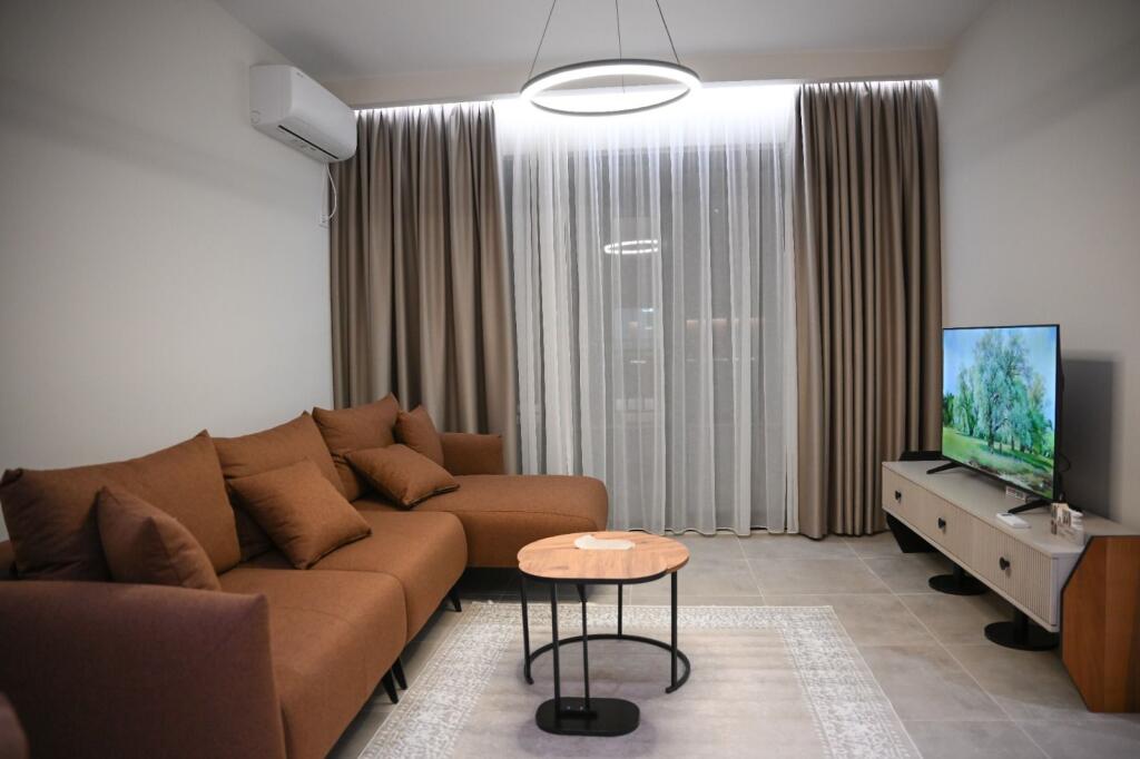 Apartment for sale 2+1 in Kamez