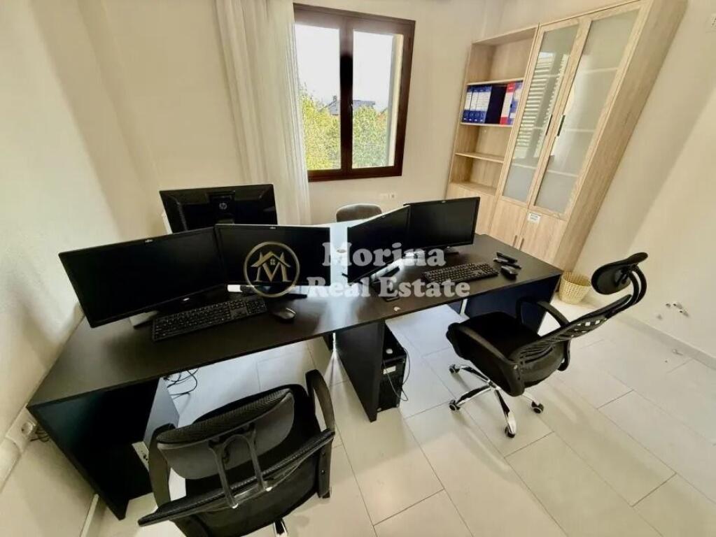 Affitto, Locale Commerciale, sopra Città Studentesca, 650 Euro/Mese