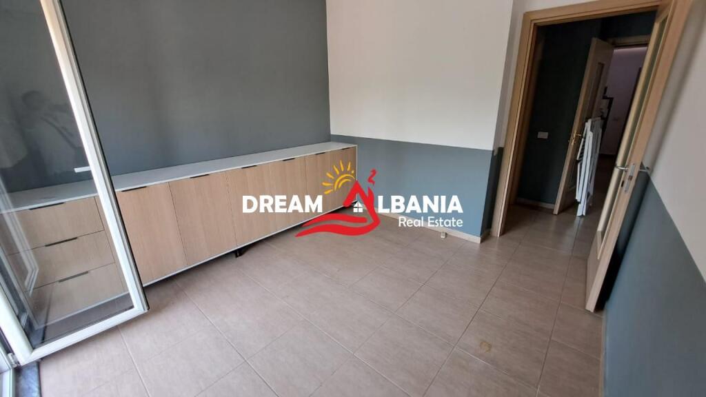 Locale commerciale in vendita in Via Don Bosko vicino a Vizion+ a Tirana (ID 4131391)