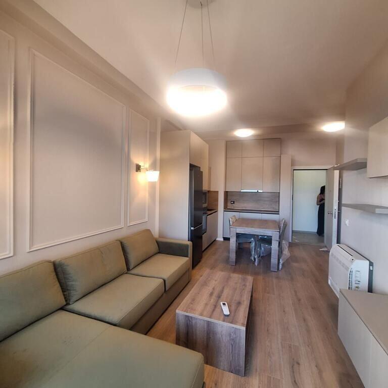 Super apartament ne shitje tek Kontakti, Rruga e Kavajes