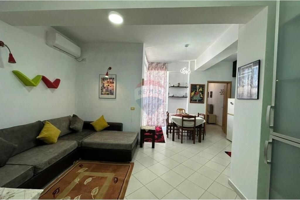 Apartament 1+1 per qira tek Rruga e Kavajes.