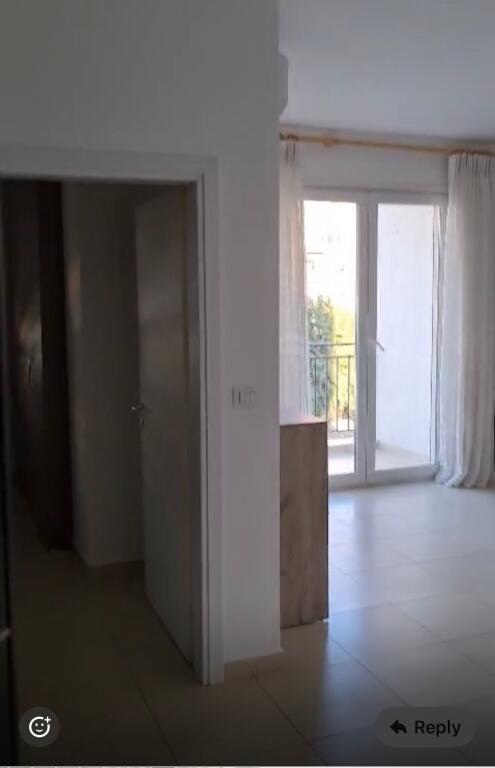 1+1, arredato al 21 Dhjetori vicino all'ingegneria delle costruzioni, prezzo 500 mila lek