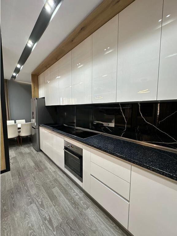 Penthouse 3+1 with Parking Space in Kodra e Diellit – 140 m², Fully Furnished