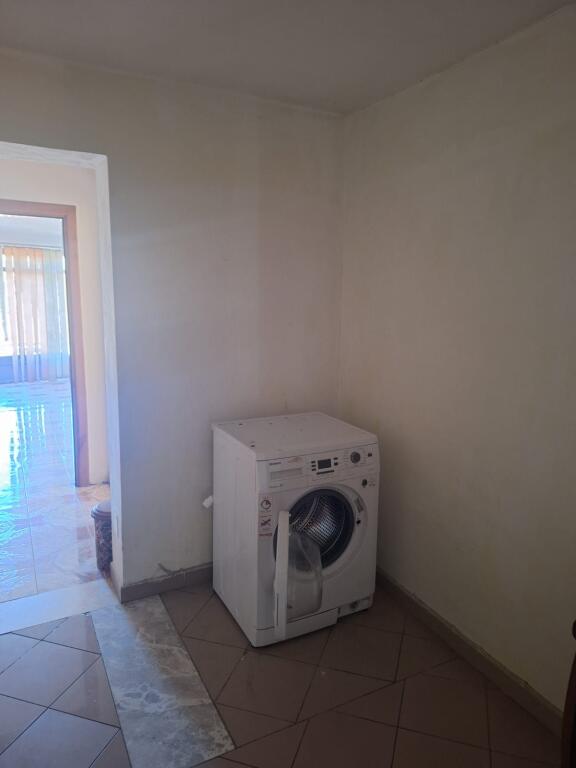 Apartment 1+1 for rent at Medreseja, value 30 000 lek
