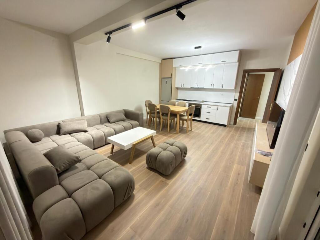 📣Shitet apartament 2+1+2 📍 Misto Mame, pallatet Çabej – Rruga Thoma Koxhaj