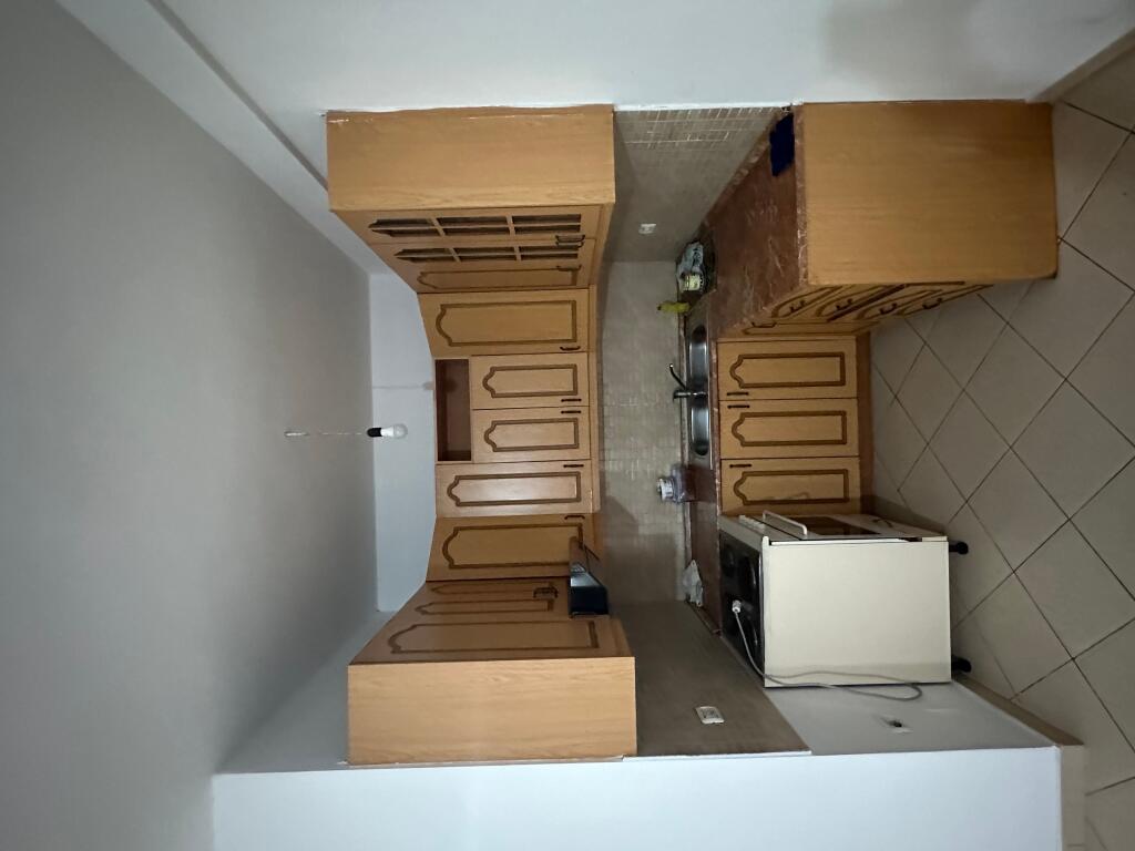 Jepet Apartament 1+1 me qera ne Astir