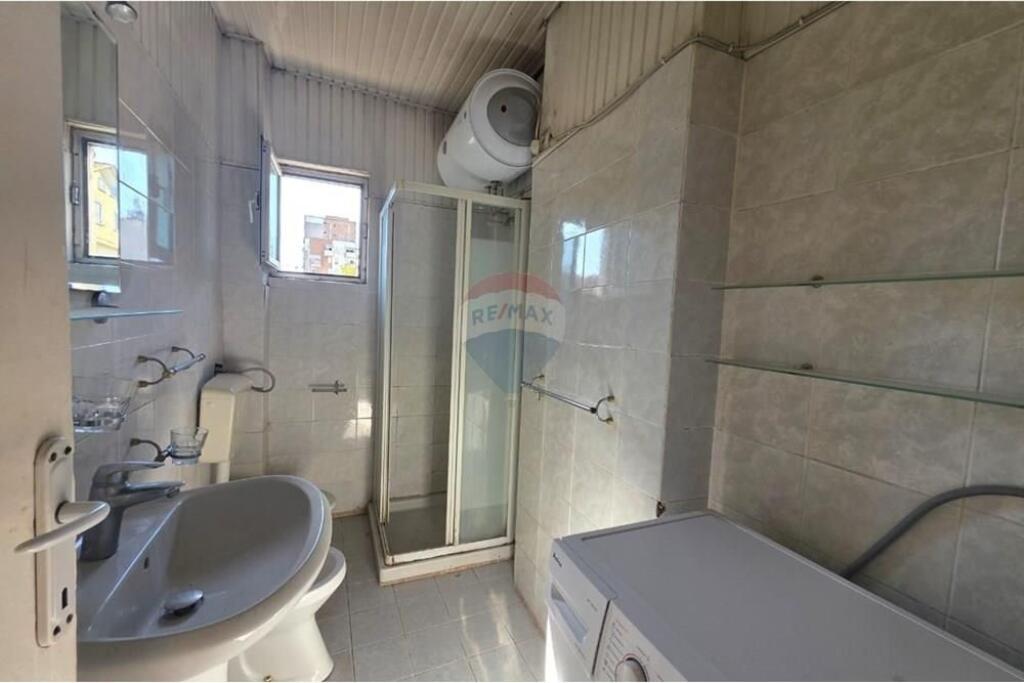 APARTAMENT 2+1+KUZHINE E VECUAR PER QIRA! 21DHJETORI !