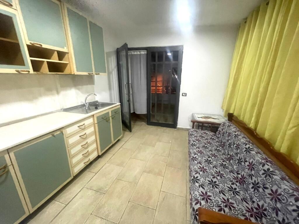 Jepet Hyrje 1+1 me Qera tek Jordan Misja 10 minuta nga Stacioni i Trenit