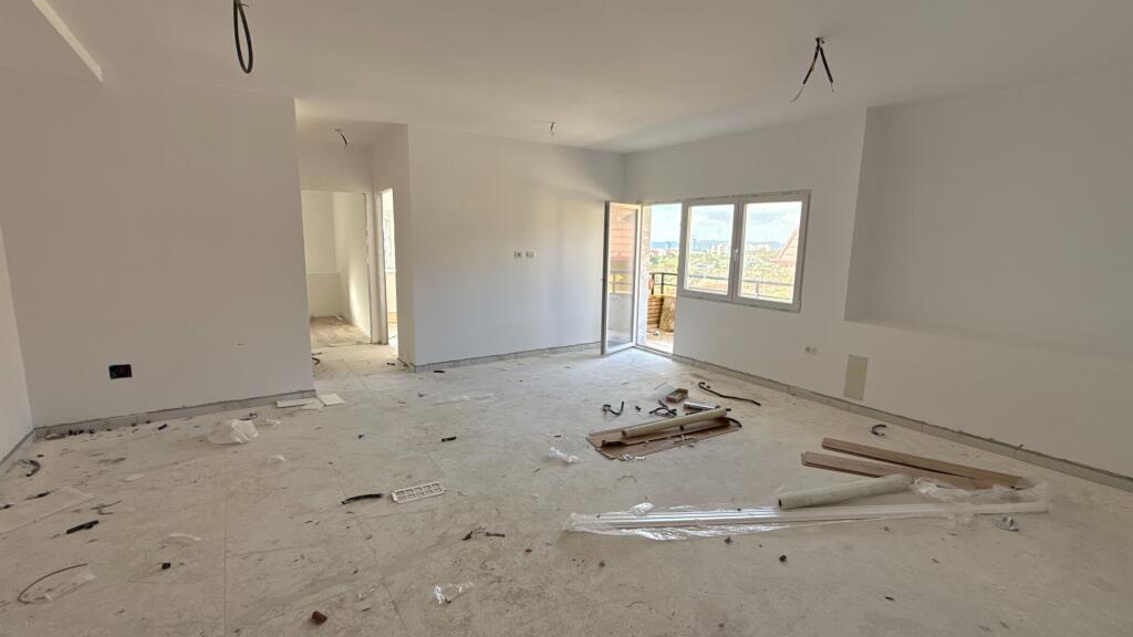 TEK LIQENI I FARKES APARTAMENT 2+1 PER SHITJE!