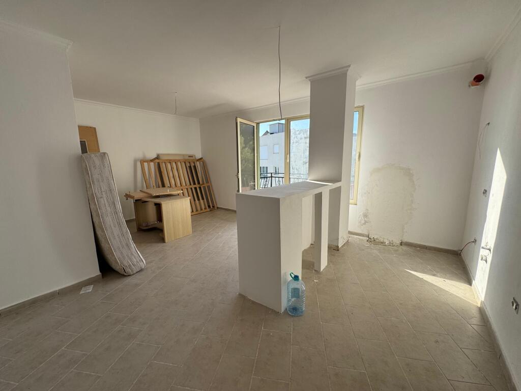 Shitet Apartament 2+1 Okazion Vollga