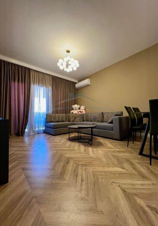 Shitet , Apartament 2+1+2 ,Green City,Tirane