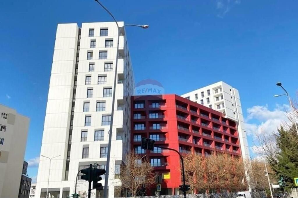 Apartament 1+1 per shitje te Farmacia 10!