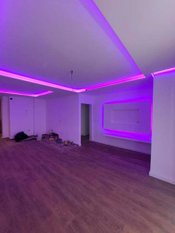 SHITET APARTAMENT  • 2+1 + Ballkon i bollshem 📍 Adresa: Ujesjellesi