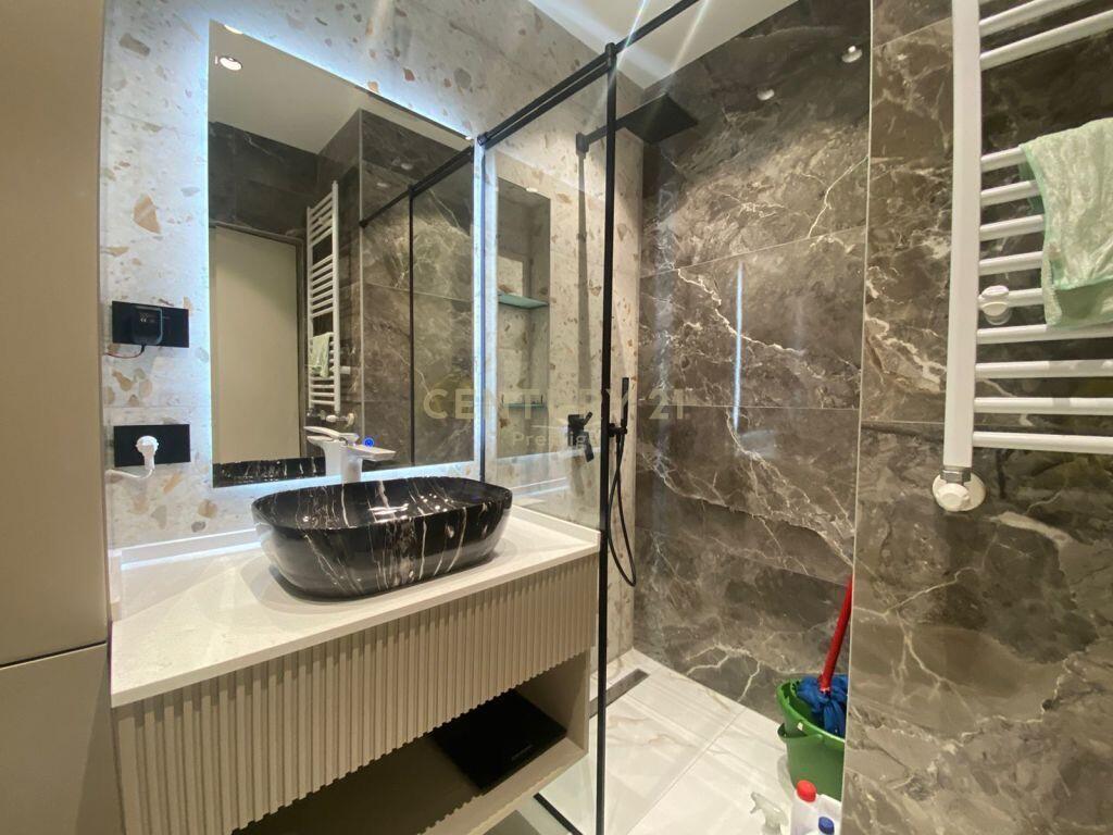 In affitto, appartamento ristrutturato 2+1+2 nella zona del Lago Secco.